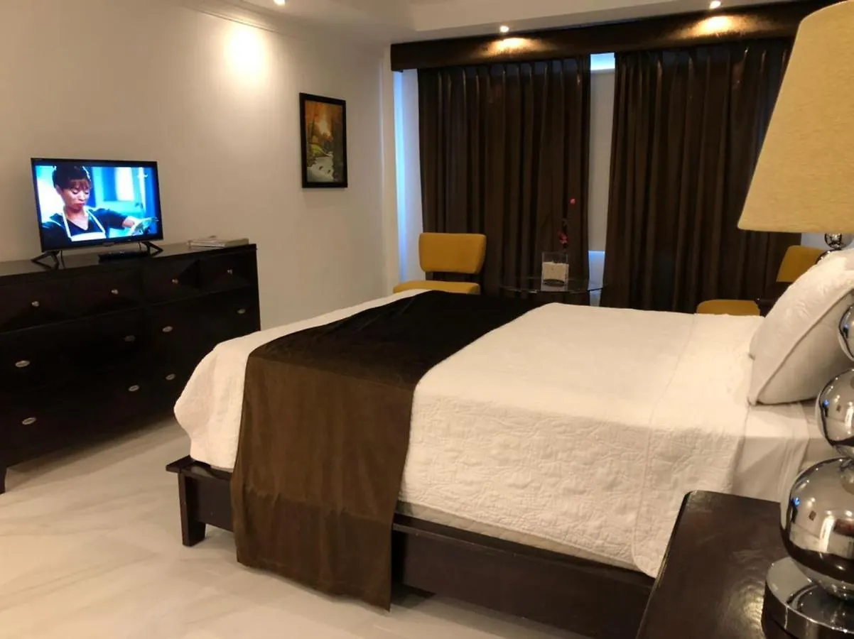 Golden House Hotel & Convention Center Los Tres Ojos de Agua 2*,